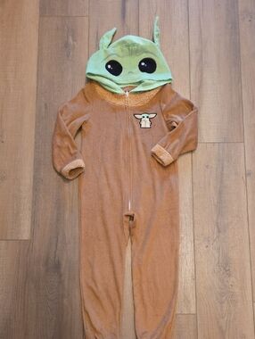 Star Wars Kids Brown and Green Grogu Baby Yoda Hooded Footie Pajamas Size 6